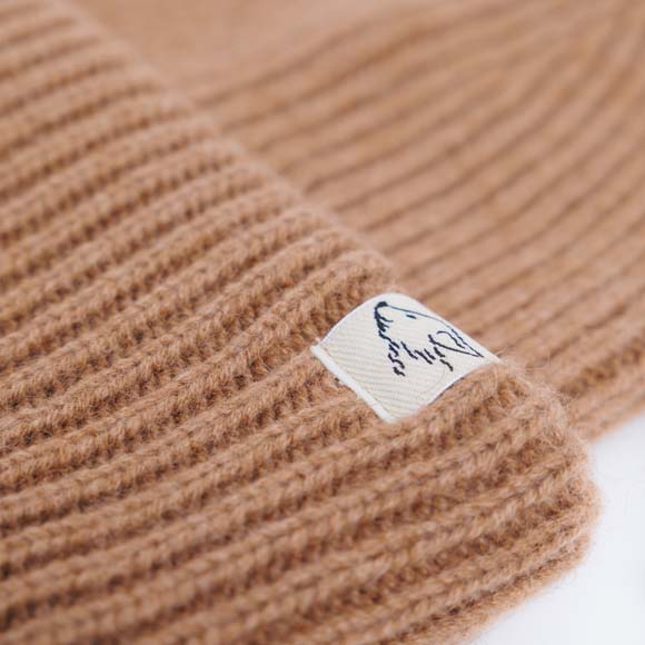 Beanie aus Kamelwolle, braun, Seite